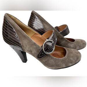 Sofft Mary Jane women’s brown leather pumps - soft and comfortable size 8